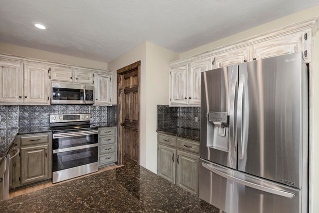 431 S Bernier Avenue, Springfield, MO 65802