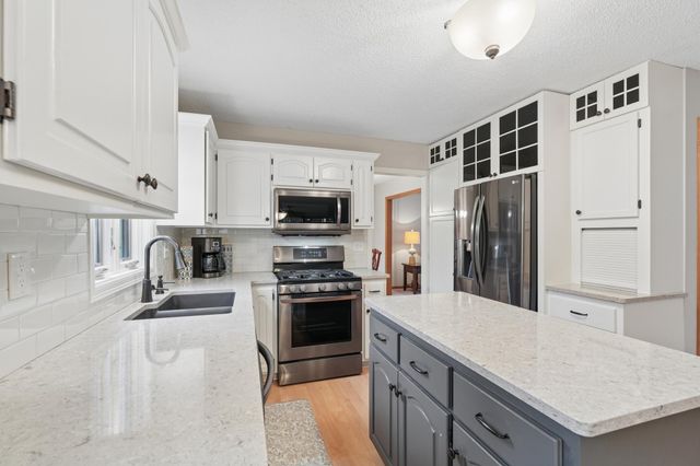 1474 Corral Lane, Woodbury, MN 55125