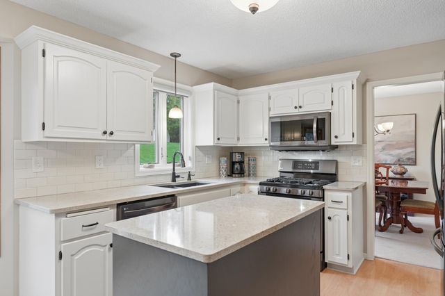 1474 Corral Lane, Woodbury, MN 55125