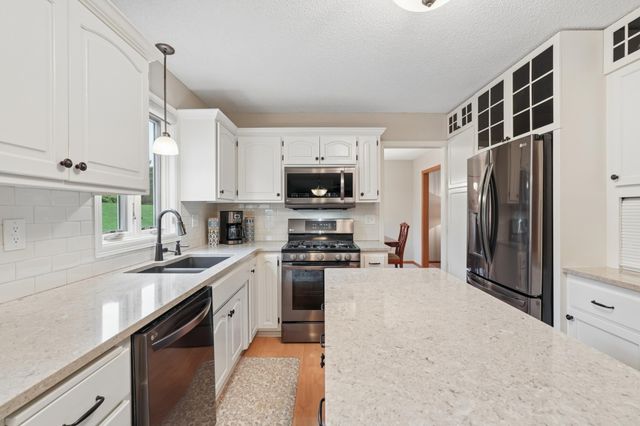 1474 Corral Lane, Woodbury, MN 55125