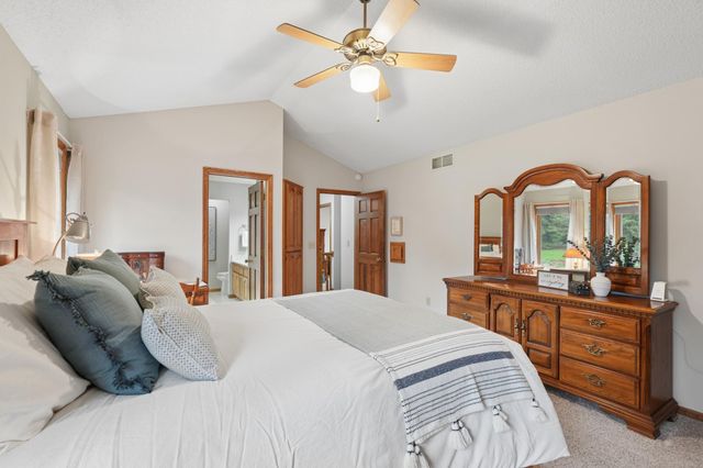 1474 Corral Lane, Woodbury, MN 55125