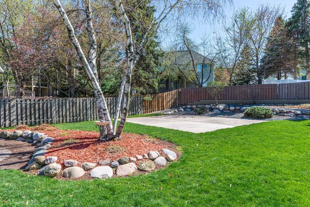1474 Corral Lane, Woodbury, MN 55125