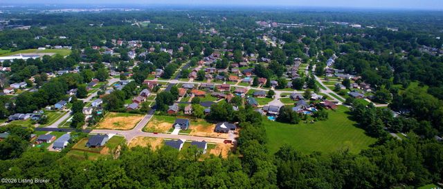 8212 Roseborough Rd, Louisville, KY 40228