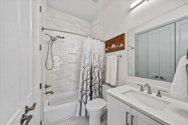 10133 CLIVEDEN CIR S, Collierville, TN 38017