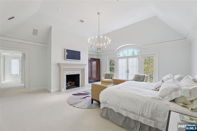 66 Hoover Drive, Cresskill, NJ 07626