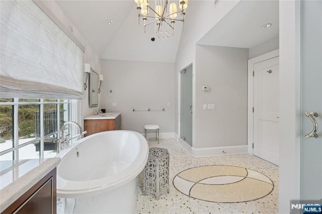 66 Hoover Drive, Cresskill, NJ 07626