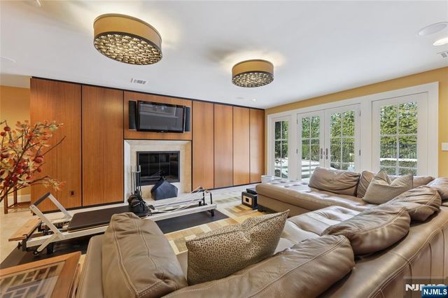 66 Hoover Drive, Cresskill, NJ 07626