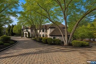 66 Hoover Drive, Cresskill, NJ 07626