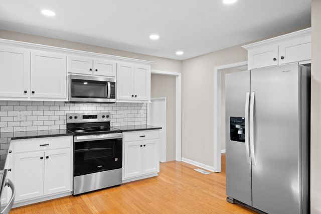 215 Hill St, Estill Springs, TN 37330