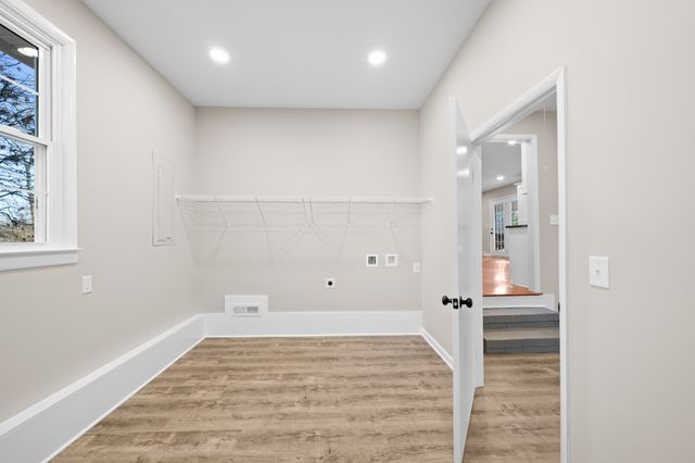 215 Hill St, Estill Springs, TN 37330