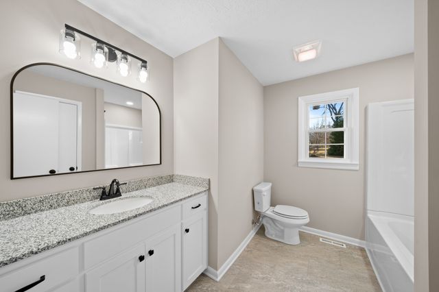 215 Hill St, Estill Springs, TN 37330