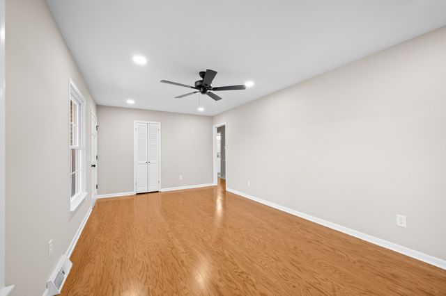 215 Hill St, Estill Springs, TN 37330