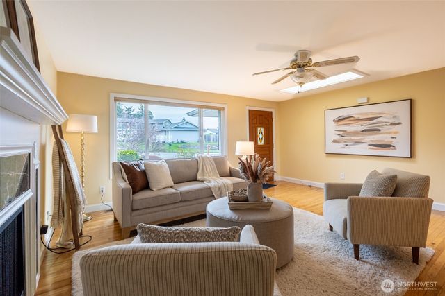 5008 22nd Avenue NE, Tacoma, WA 98422