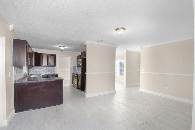 2652 Iroquois Avenue, Fort Pierce, FL 34946