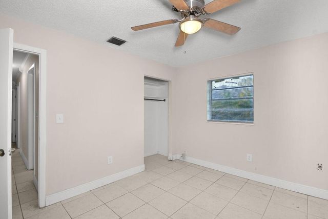 2652 Iroquois Avenue, Fort Pierce, FL 34946