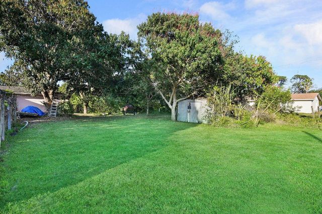 2652 Iroquois Avenue, Fort Pierce, FL 34946