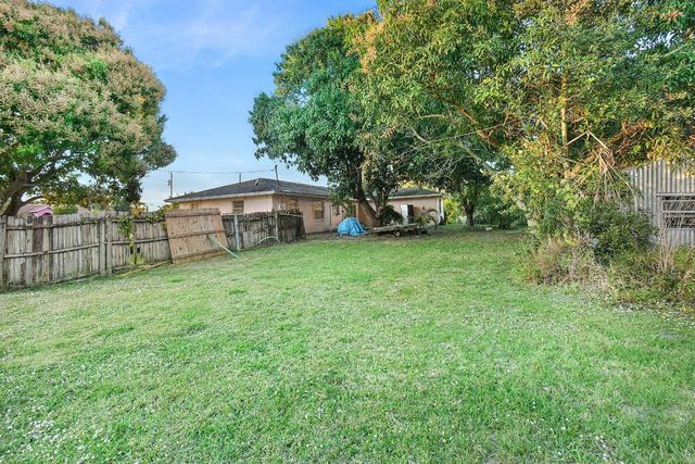 2652 Iroquois Avenue, Fort Pierce, FL 34946