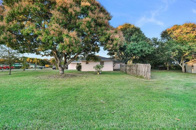 2652 Iroquois Avenue, Fort Pierce, FL 34946