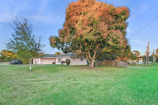 2652 Iroquois Avenue, Fort Pierce, FL 34946