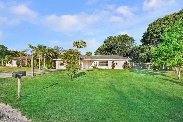 2652 Iroquois Avenue, Fort Pierce, FL 34946