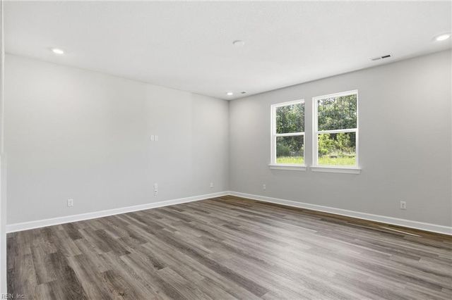 325 Tarn CT, Suffolk, VA 23434