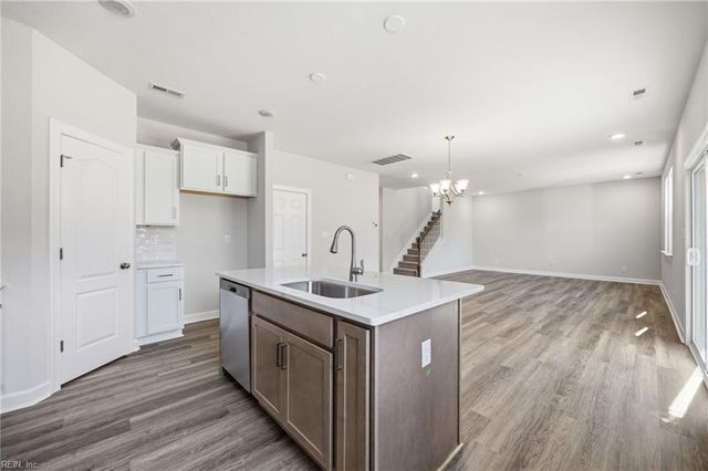 325 Tarn CT, Suffolk, VA 23434