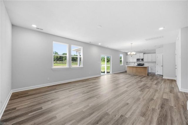 325 Tarn CT, Suffolk, VA 23434