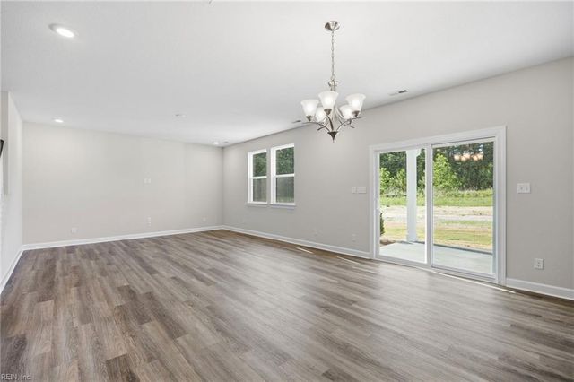 325 Tarn CT, Suffolk, VA 23434