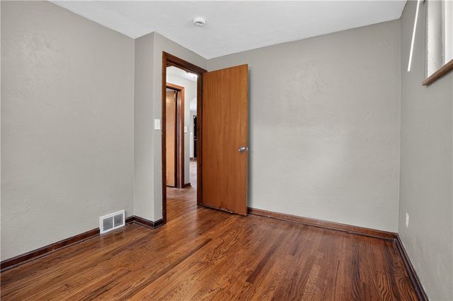93 W Bruceton Rd, Pleasant Hills, PA 15236