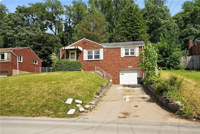 93 W Bruceton Rd, Pleasant Hills, PA 15236
