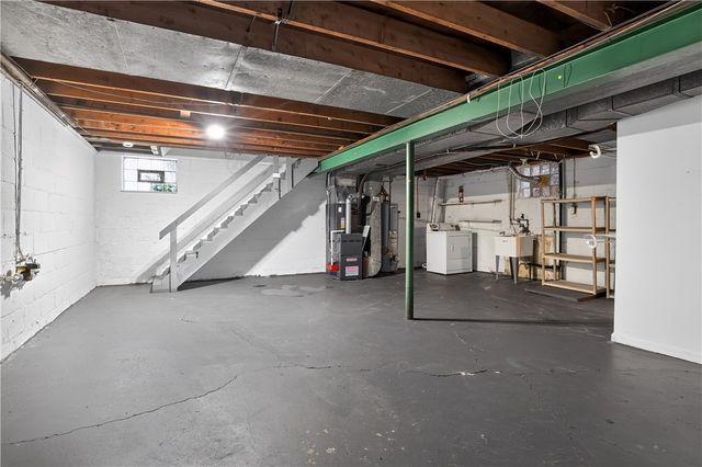 93 W Bruceton Rd, Pleasant Hills, PA 15236