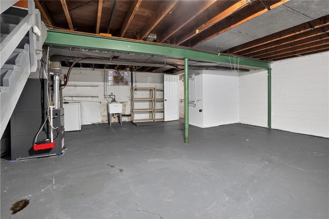 93 W Bruceton Rd, Pleasant Hills, PA 15236