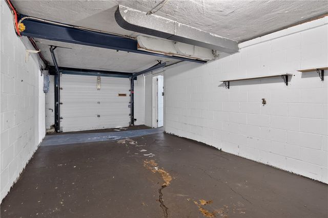 93 W Bruceton Rd, Pleasant Hills, PA 15236