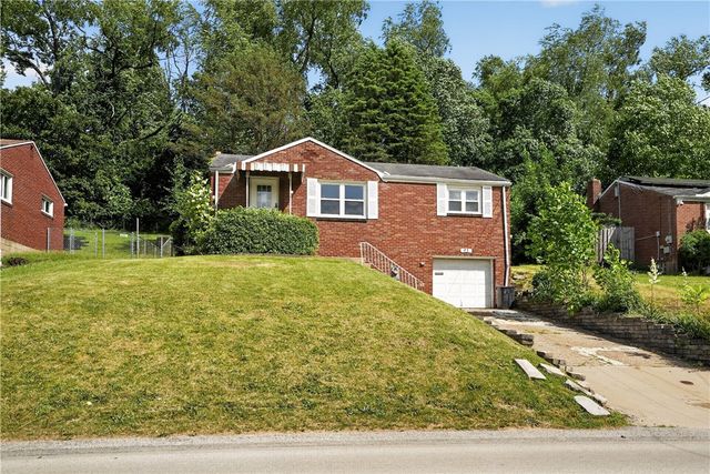 93 W Bruceton Rd, Pleasant Hills, PA 15236
