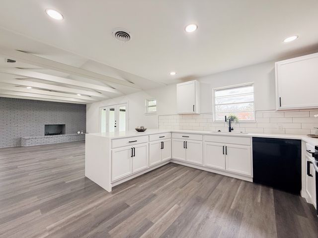 1412 Grantland Circle, Fort Worth, TX 76112