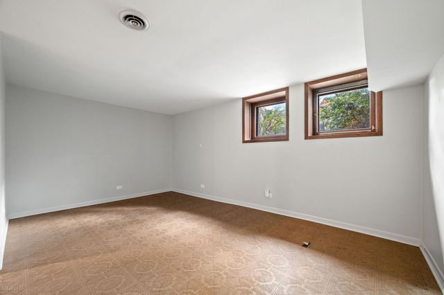 2411 N Burling Street, Chicago, IL 60614