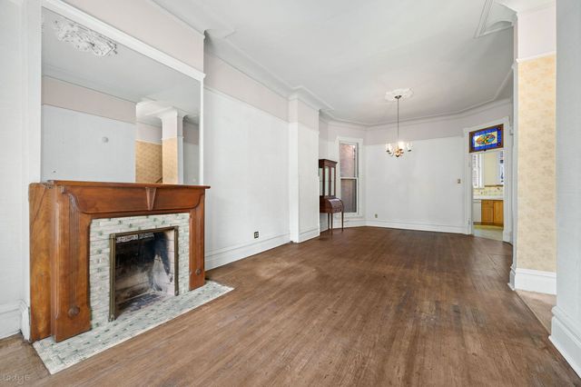 2411 N Burling Street, Chicago, IL 60614
