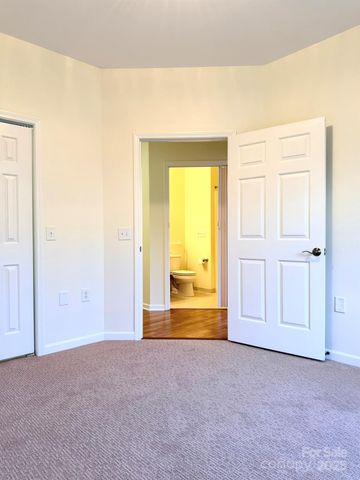 471 26th Avenue NE C, Hickory, NC 28601