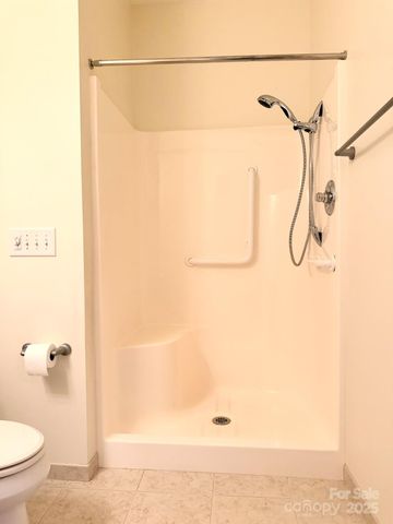 471 26th Avenue NE C, Hickory, NC 28601