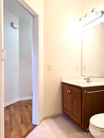 471 26th Avenue NE C, Hickory, NC 28601