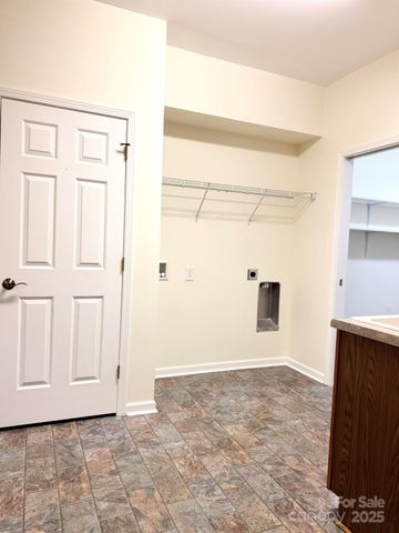 471 26th Avenue NE C, Hickory, NC 28601