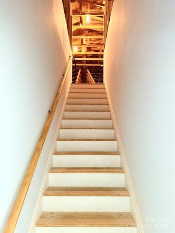 471 26th Avenue NE C, Hickory, NC 28601