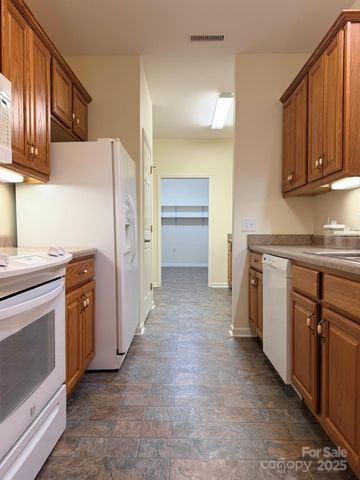 471 26th Avenue NE C, Hickory, NC 28601