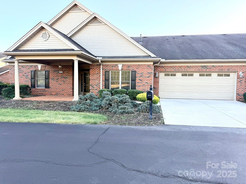 471 26th Avenue NE C, Hickory, NC 28601