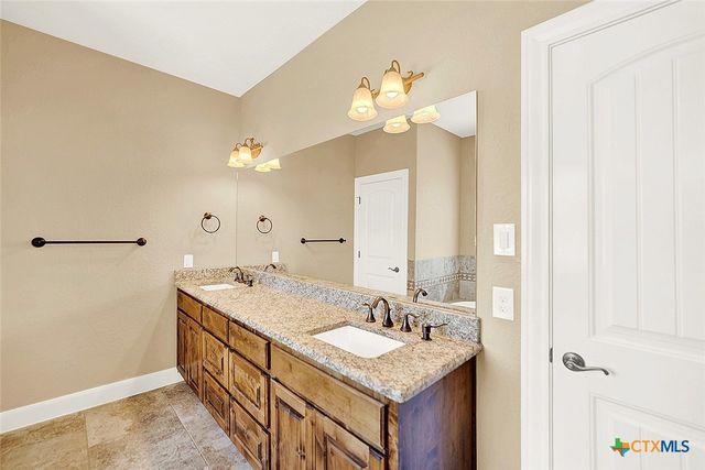 1224 Fm 3432, Adkins, TX 78101