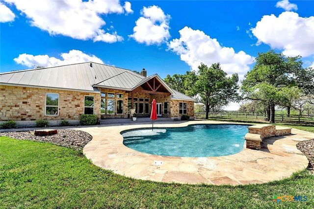 1224 Fm 3432, Adkins, TX 78101