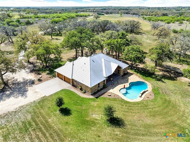 1224 Fm 3432, Adkins, TX 78101