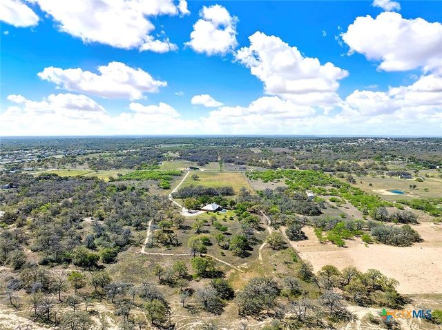 1224 Fm 3432, Adkins, TX 78101