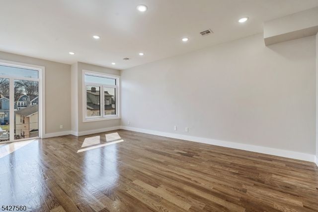 31 Grace St, Irvington Twp., NJ 07111