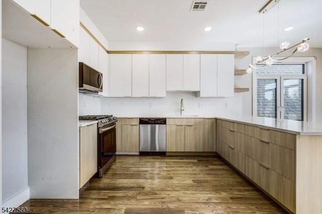 31 Grace St, Irvington Twp., NJ 07111